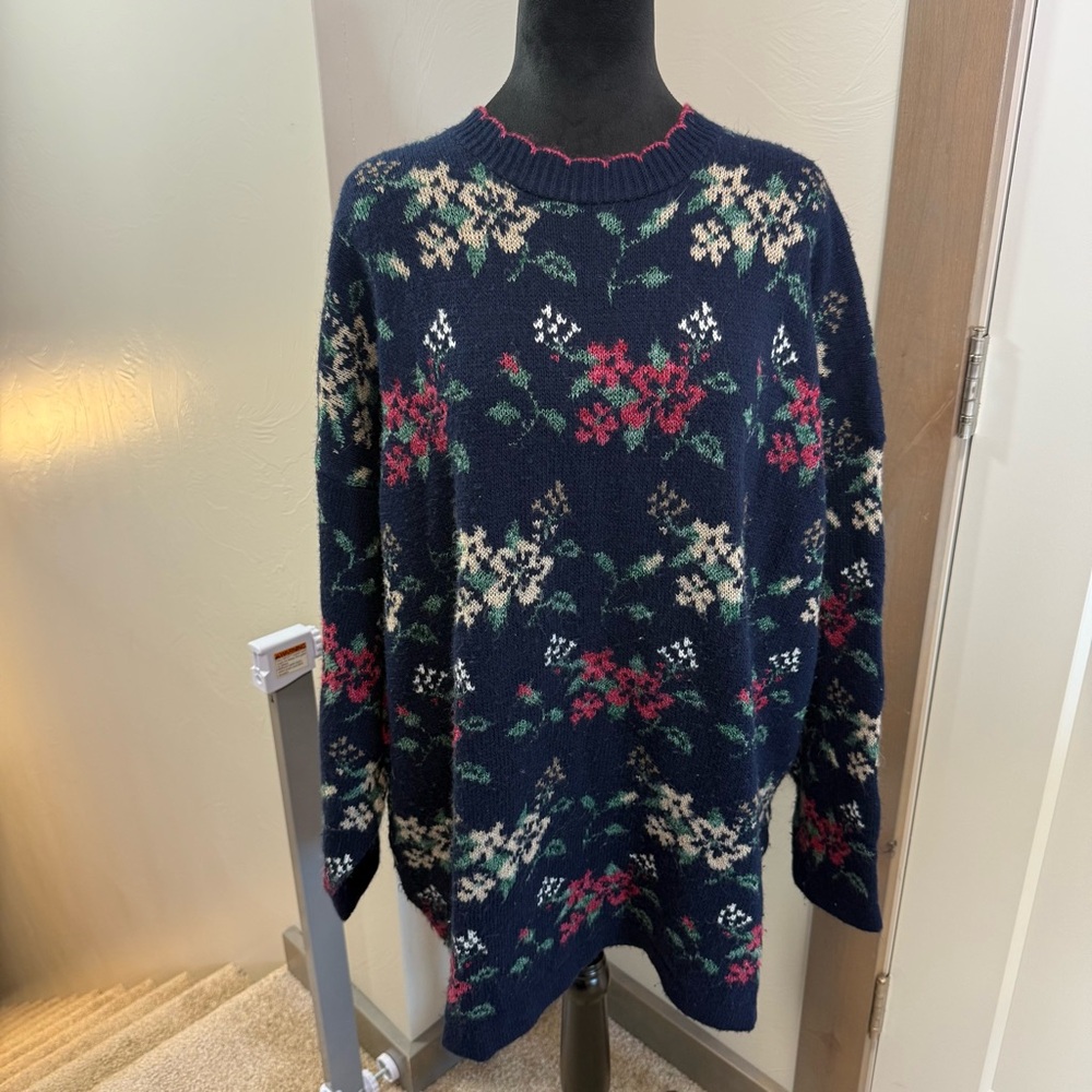 Vintage Willow Bay Knit Oversized Navy Blue Floral Tunic Length Sweater Crewneck